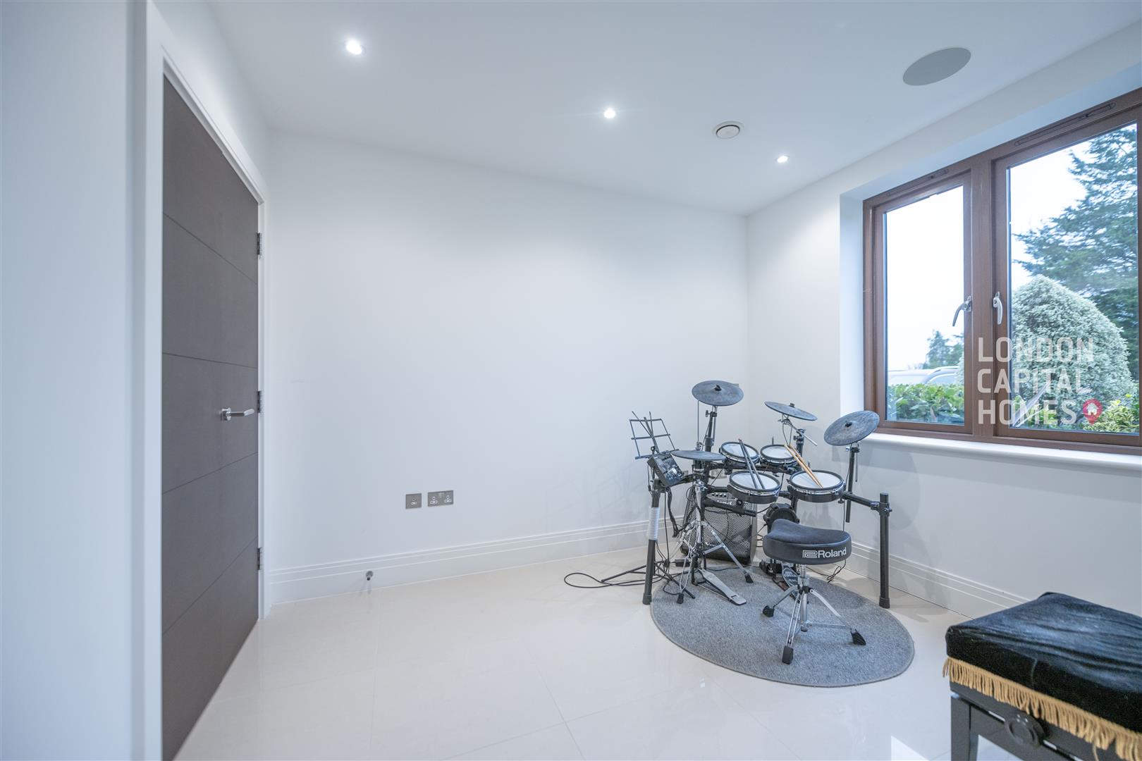 Duchess Crescent, Stanmore